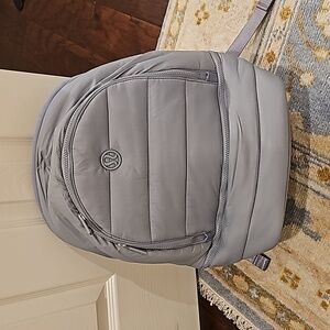 NWT Lululemon Wonder Puff Backpack in Rhino Grey